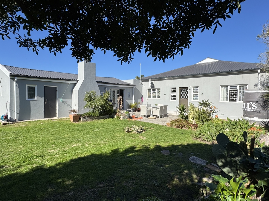 3 Bedroom Property for Sale in Sandbaai Western Cape
